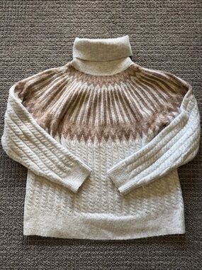 Beautiful Evereve Cable-Knit Turtleneck Sweater with Brown Fair Isle Yoke